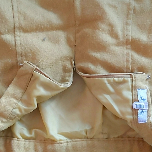 Yellow Skirt - Picture 3 of 4